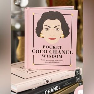 CHANEL Wisdom Pink Hardcover Quote Pocket Book NEW Coffee Table Art Conversation